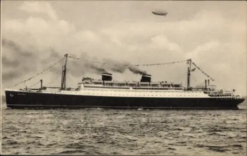 Ak United States Lines, Dampfschiff S.S. Manhattan, Zeppelin