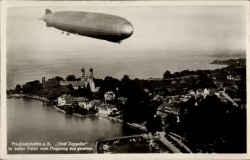 Ak Friedrichshafen am Bodensee, Luftaufnahme von  Graf Zeppelin, Bodensee, Flugzeugperspektive