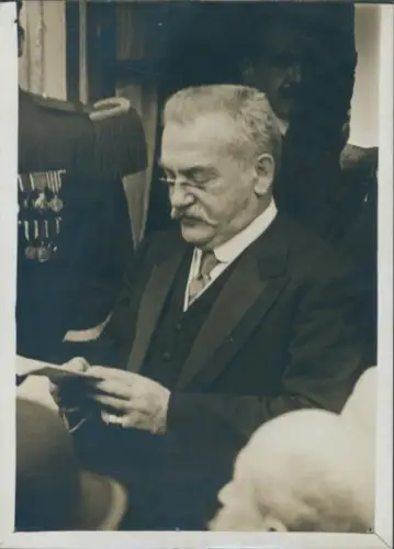 Foto Eugene Etienne, Kriegsminister