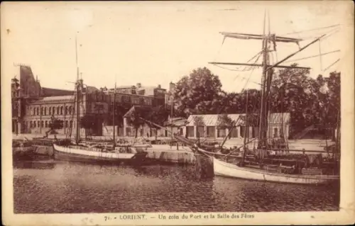 CPA Lorient Morbihan, Un coin du Port et la Salle des Fêtes