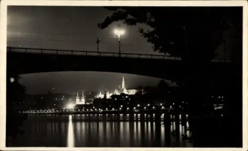 Ak Budapest Ungarn, Donauufer im Abendlicht