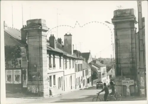 Foto Arpajon Essonne, Straße, Radfahrer