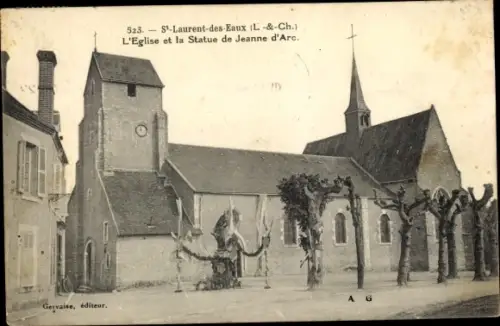 Ak Saint-Laurent-des-Eaux Loir et Cher, Eglise et Statue de Jeanne d'Arc
