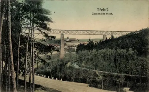 Ak Třebíč Trebitsch Region Hochland, Eisenbahnbrücke