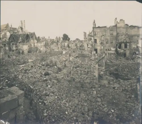 Foto Soissons Aisne, Zerstörungen, I. WK