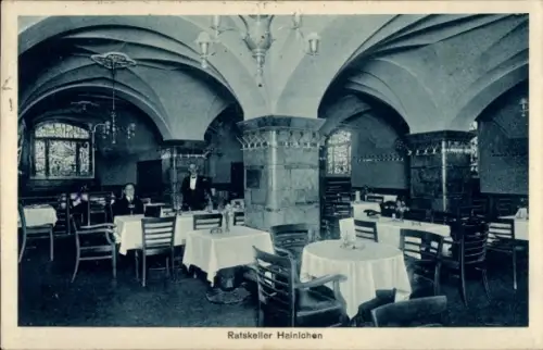 Ak Hainichen in Sachsen, Ratskeller, Innenansicht, Kellner