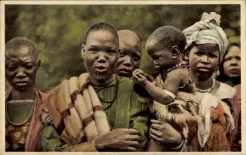 Ak Südafrika, Afrikanerinnen mit Baby in Landestracht