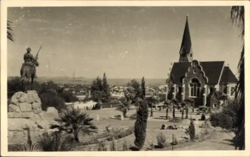 Foto Ak Windhoek Windhuk Namibia Deutsch Südwestafrika, Evangelische Kirche, Denkmal