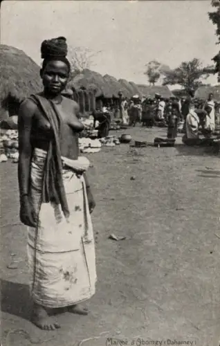 Ak Dahomey Benin, Markt, Barbusige Afrikanerin