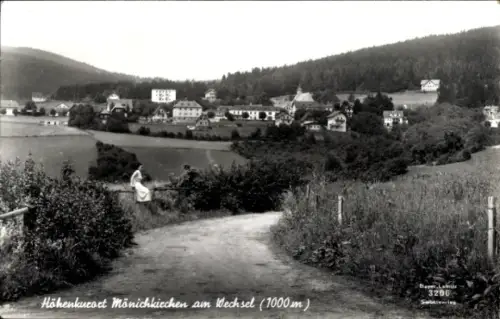 Ak Mönichkirchen in Niederösterreich, Höhenkucoct Mönichkicchen am Wechsel, Landschaft, Weg, Häus