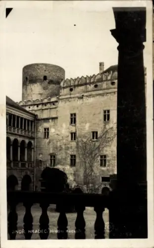 Ak Jindřichův Hradec Neuhaus Südböhmen, Burghof