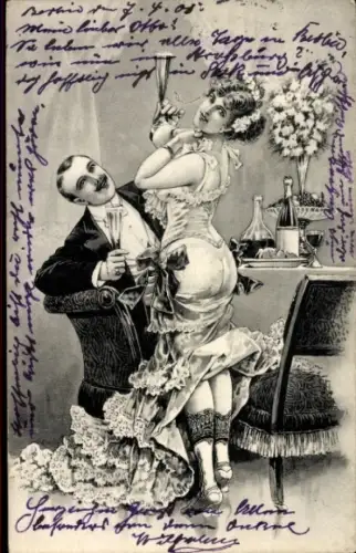 Ak Frau im Unterkleid, Liebespaar mit Sektgläsern