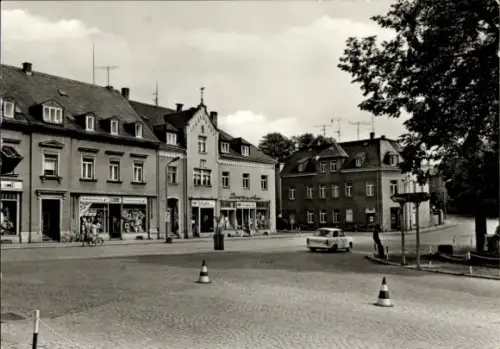 Ak Eibenstock im Erzgebirge Sachsen, Karl Marx Platz, Trabant, Kinderbekleidung, Schuhe, Drogerie