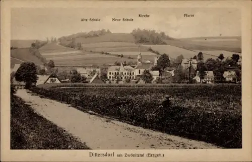 Ak Dittersdorf Amtsberg im Erzgebirge, Feldweg, Dorf mit Kirche und Turm, Pfarrhaus, alte Schule,
