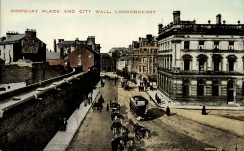 Ak Derry Londonderry Nordirland, Shipquay Place, Stadtmauer