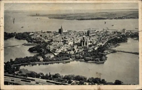 Ak Stralsund in Vorpommern, Fliegeraufnahme