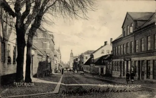 Ak Fredericia Jutland Dänemark, FREDERICIA, Jyllandsgade, historische Gebäude, Straßenansicht