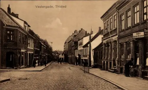 Ak Thisted Dänemark, Vestergade,  historische Stadtansicht, frühere Architektur, Straßenansicht