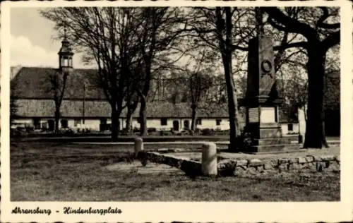 Ak Ahrensburg in Schleswig Holstein, Partie am Hindenburgplatz