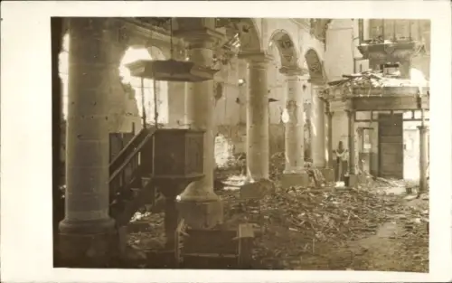 Foto Ak Langemark Poelkapelle Westflandern, Zerstörtes Gebäude