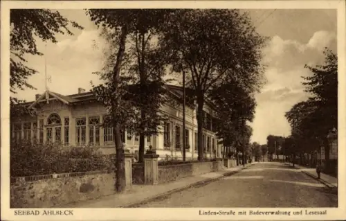 Ak Ostseebad Ahlbeck Heringsdorf Usedom, Lindenstraße mit Badeverwaltung und Lesesaal