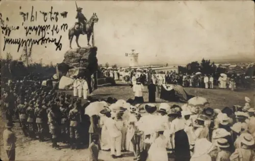 Foto Ak Windhoek Windhuk Namibia Deutsch Südwestafrika, Menschengruppe, Denkmal