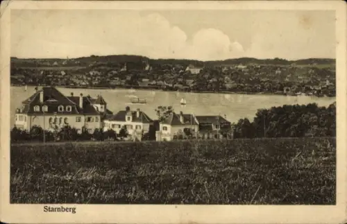 Ak Starnberg am Starnberger See Oberbayern, Wiese, Villen am Ufer, See mit Segelbooten, Häuser am
