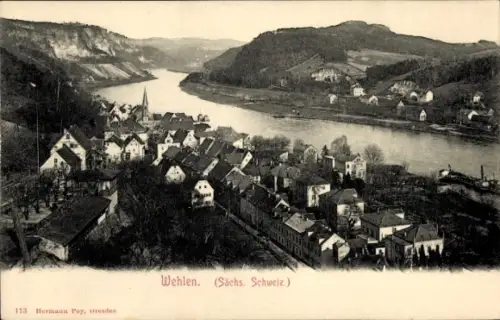 Ak Stadt Wehlen an der Elbe Sächsische Schweiz, Kirchturm, Fluss mit Boot, enge Wohnhäuser, gegen