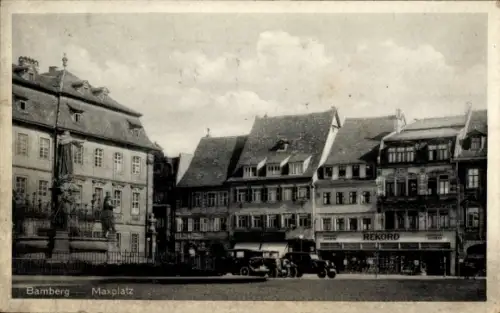 Ak Bamberg in Oberfranken, Brunnen mit Statue, Ladenfronten mit Schaufenstern, Schild 'REKORD', g