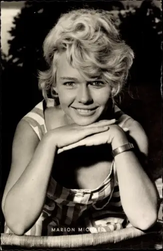 Ak Schauspielerin Marion Michael, Portrait