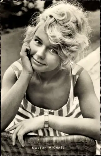 Ak Schauspielerin Marion Michael, Portrait