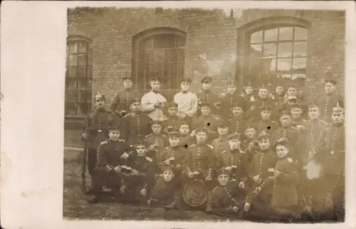 Foto Ak Kaliningrad Königsberg Ostpreußen, Deutsche Soldaten in Uniform