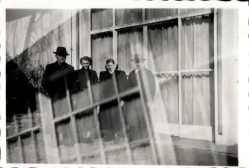 Foto Menschengruppe, Zwei Ehepaare