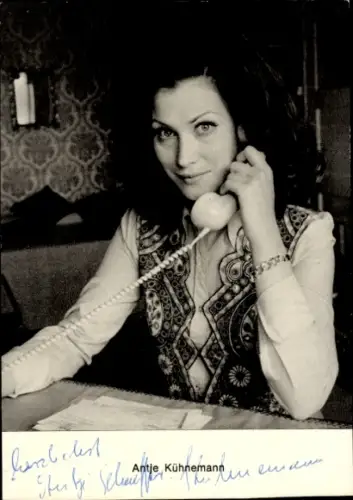 Ak Moderatorin und Ärztin Antje Kühnemann, Portrait, Autogramm