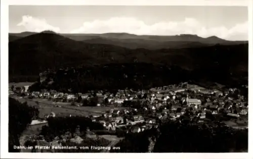 Ak Dahn in der Pfalz, Luftaufnahme von  Pfälzer Felsenland, Text auf Deutsch