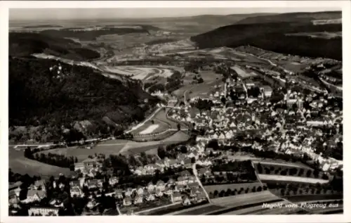 Ak Nagold im Schwarzwald, Luftaufnahme von  Landschaft, Stadtansicht, Flugzeugaufnahme
