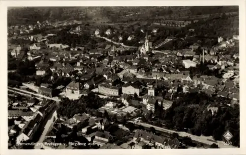 Ak Emmendingen im Breisgau Baden, Luftaufnahme von  Breisgau, Stadtansicht, Flugzeugaufnahme