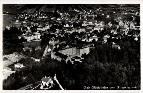Ak Bad Wörishofen im Unterallgäu, Luftaufnahme von  Kneipplenum, viele Häuser, ländliche Umgebung