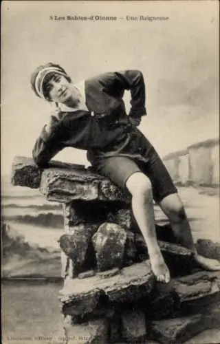 Ak Les Sables d'Olonne Vendée, Frau-Porträt, Bademode