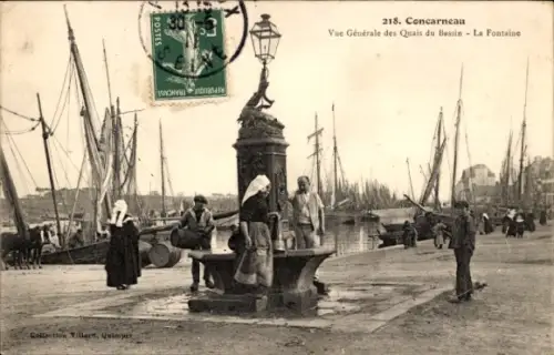 Ak Concarneau Finistère, vue générale des Quai du Bassin, La Fontaine