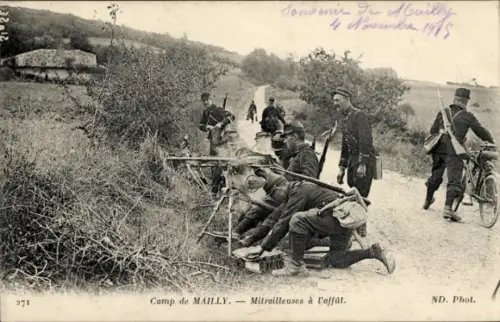 Ak Mailly le Camp Aube, Camp de Mailly, französische Armee, Maschinengewehre