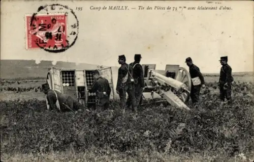 Ak Mailly le Camp Aube, Camp de Mailly, Abfeuern von 75-mm-Geschützen mit Granatenexplosion