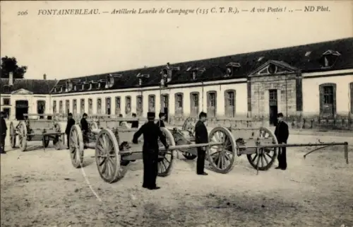 Ak Fontainebleau Seine et Marne, Schwere Feld-Artillerie, 155 C. T. R., Geschütze