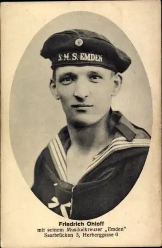 Passepartout Ak Matrose Friedrich Ohloff mit seinem Musikalkreuzer, SMS Emden