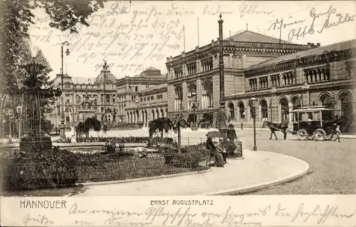 Ak Hannover, Brunnen, Denkmal mit Statue, Sitzende Personen, Pferdekutsche, Straßenbahn, Straßenl