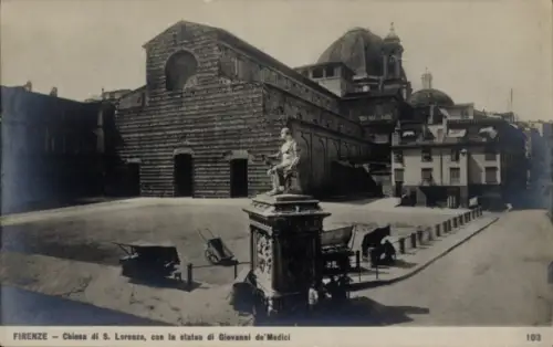 Ak Firenze Florenz Toscana, Statue auf Sockel, gepflasterter Platz mit Handwagen, großes Gebäude 