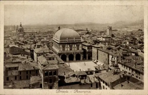 Ak Brescia Lombardia, Vogelperspektive, großes Kuppelgebäude mit Arkaden, offener Platz, dichte D