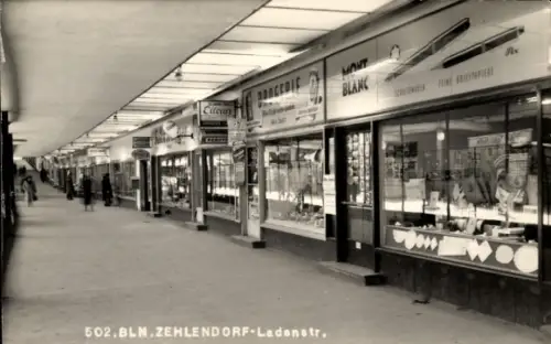 Foto Ak Berlin Zehlendorf, Ansicht der Ladenstraße mit Geschäften, Mont Blank Schreibwaren