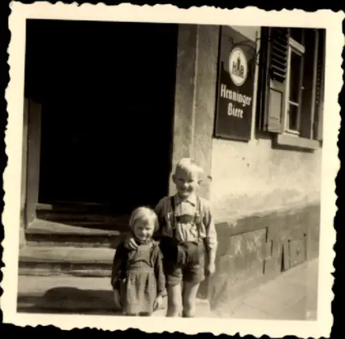 Foto Kinder, Werbung Henninger Biere