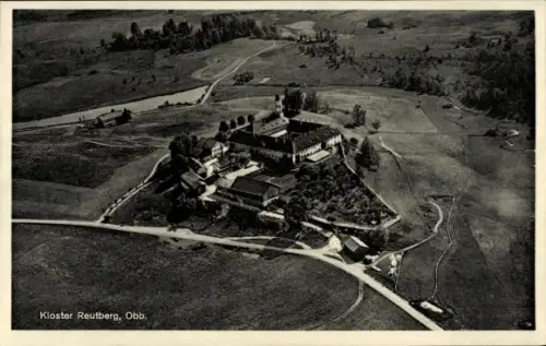 Ak Sachsenkamm in Oberbayern, Kloster Reutberg, Luftaufnahme